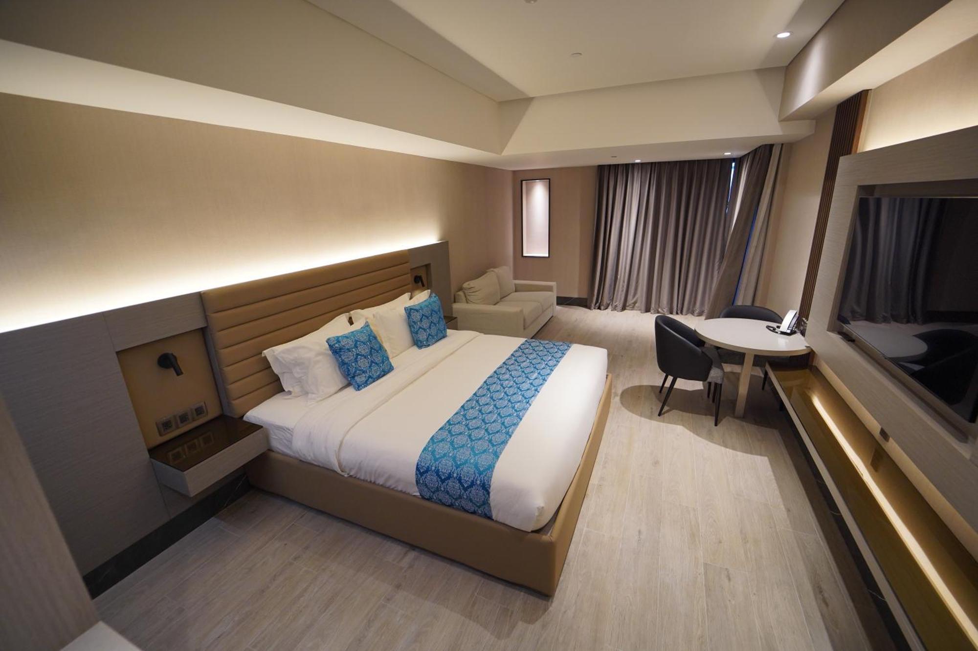 Bayprime Hotel Paranaque City ภายนอก รูปภาพ